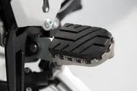 Triumph Scrambler 1200 XE [2025-2026] - Repose-pieds ION – photo 4