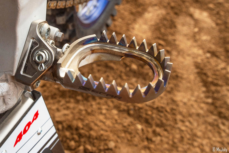 Yamaha Tenere 700 World Raid [SCAR] - repose-pieds en titane autonettoyants