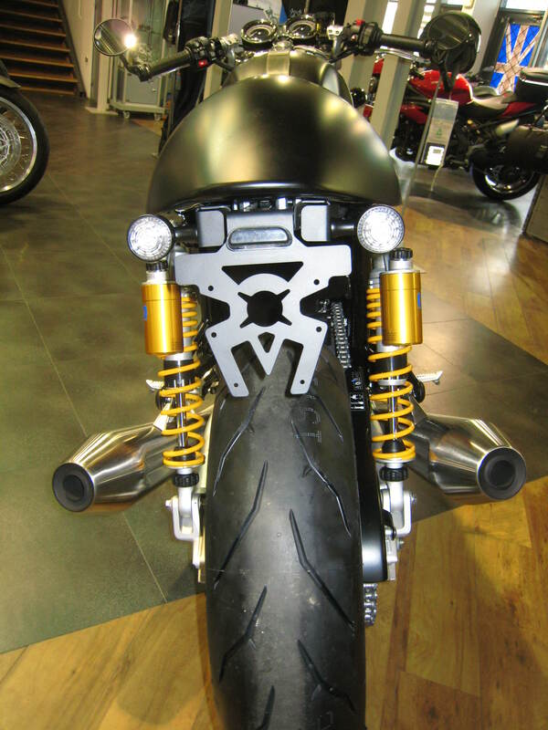Triumph Thruxton 1200 [ACCESS DESIGN] - Kennzeichenhalter Radlauf schwarz Triumph Thruxton 1200
