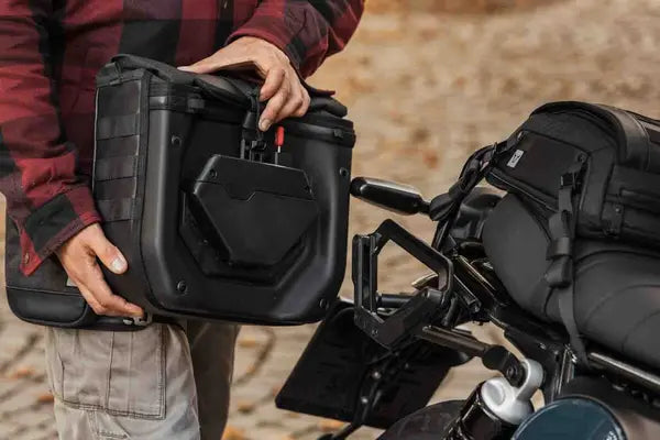 Moto Guzzi V7 850 Stone Special [SW-MOTECH] – V-LOC Legend Gear Seitentasche (16 Liter)