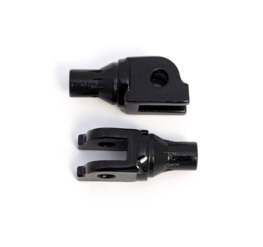 Harley-Davidson Low Rider S [KURYAKYN] – Konischer Fussrastenadapter