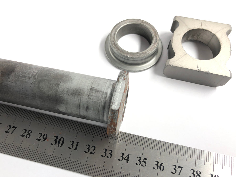 Honda CBR 900 SC50 - Rear wheel axle