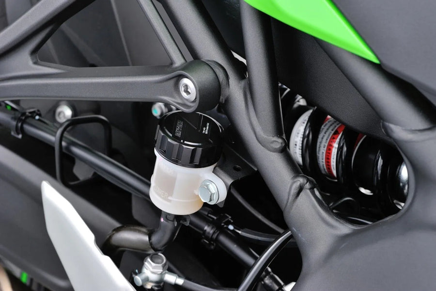 Kawasaki Z 900 [DAYTONA] – Hintere Hauptzylinder-Abdeckung