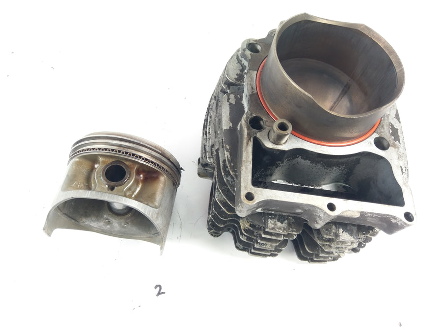 Yamaha XV 750 5G5 [1981] - Cylindre avec piston
