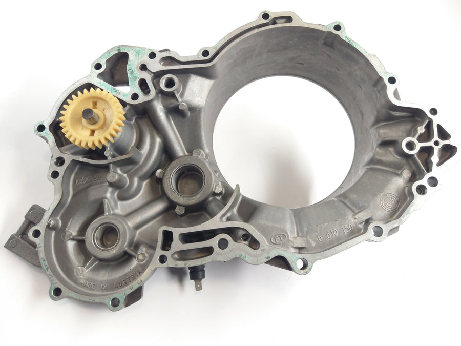 Aprilia RST 1000 Futura [2004] - couvercle d'embrayage à l'intérieur du couvercle du moteur
