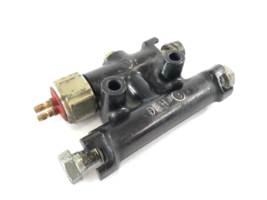 Honda GL 1000 Goldwing GL1 [1977] - brake line distributor