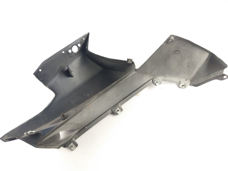Aprilia RST 1000 Futura [2004] - Right Right de la chaire