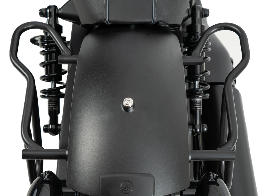 Indian Scout Sixty Bobber [2025-2026] - Rohr-Ledertaschenhalter