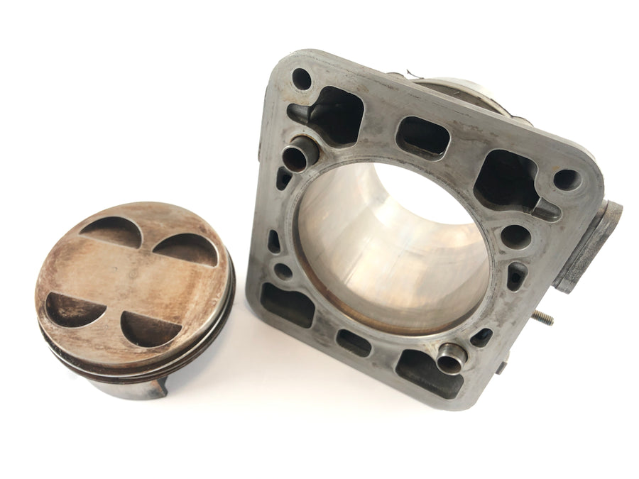 Ducati 888 Strada [1993] - Cylindre à piston Cylindre horizontal à piston