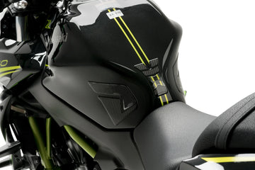 KAWASAKI Z 650 [2025] – Protection de réservoir spécifique – Look carbone - 0