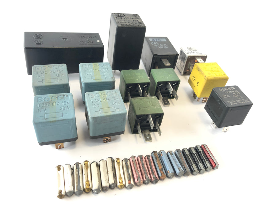 BMW M 535i E28 [1986] - Relays and fuses bundle