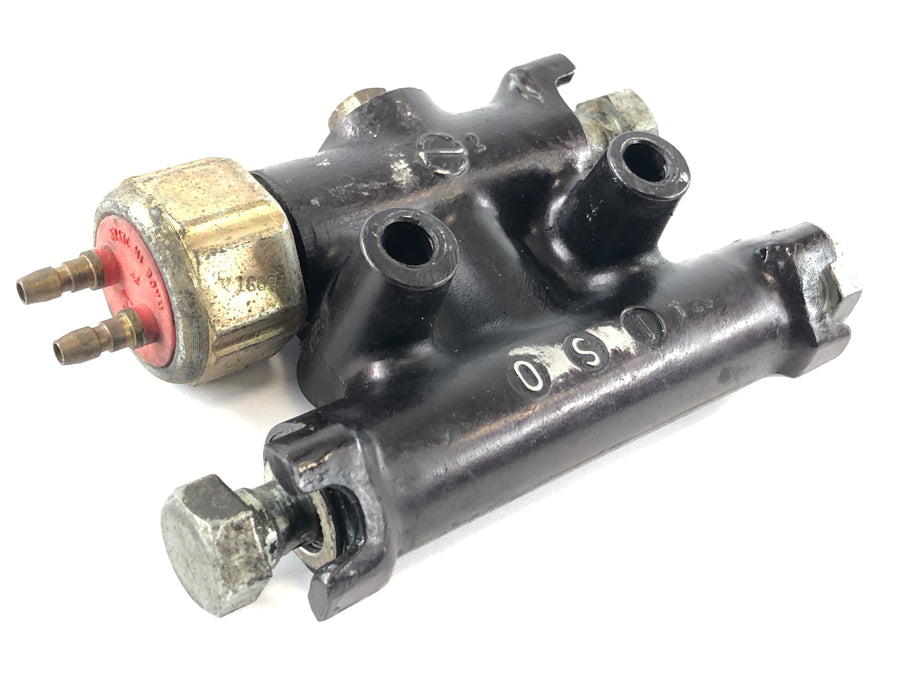 Honda GL 1000 Goldwing GL1 [1977] - brake line distributor