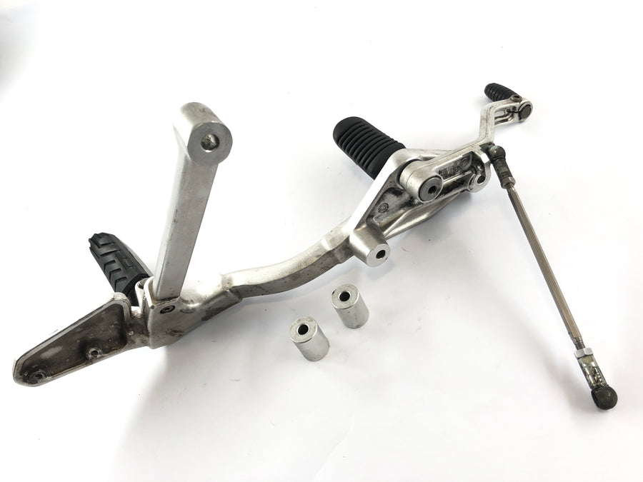Moto Guzzi Stelvio 1200 8V [2011] - Support repose-pied gauche avec levier de vitesse