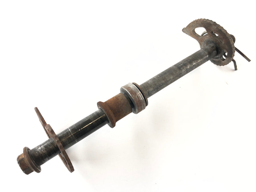Suzuki DR 600 SN41A [1986] - Rear axle with chain tensioner