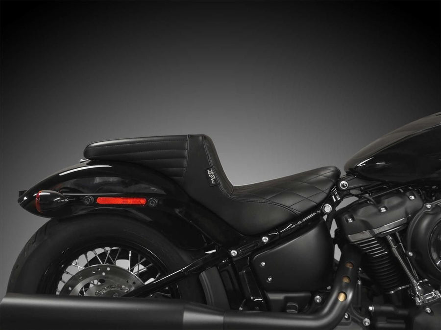 Harley Davidson FLSL [2018-2021] – Kickflip Sitz Gefaltete Naht Gripp Tape Schwarzes