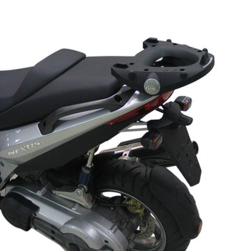 Gilera Nexus 125 - 250 - 300 - 500 [GIVI] - Topcase Träger für MONOLOCK® Koffer mit MONOLOCK® Platte