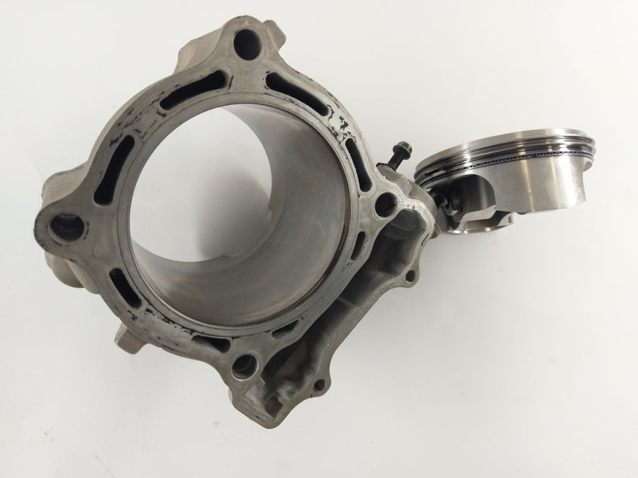 Yamaha YZ 450 F [2005] - Cylindre avec piston