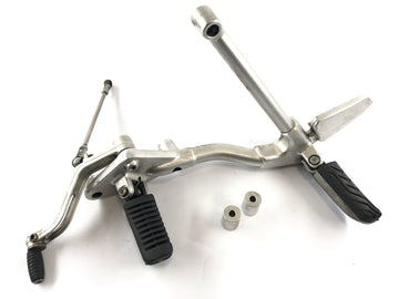 Moto Guzzi Stelvio 1200 8V [2011] - Support repose-pied gauche avec levier de vitesse