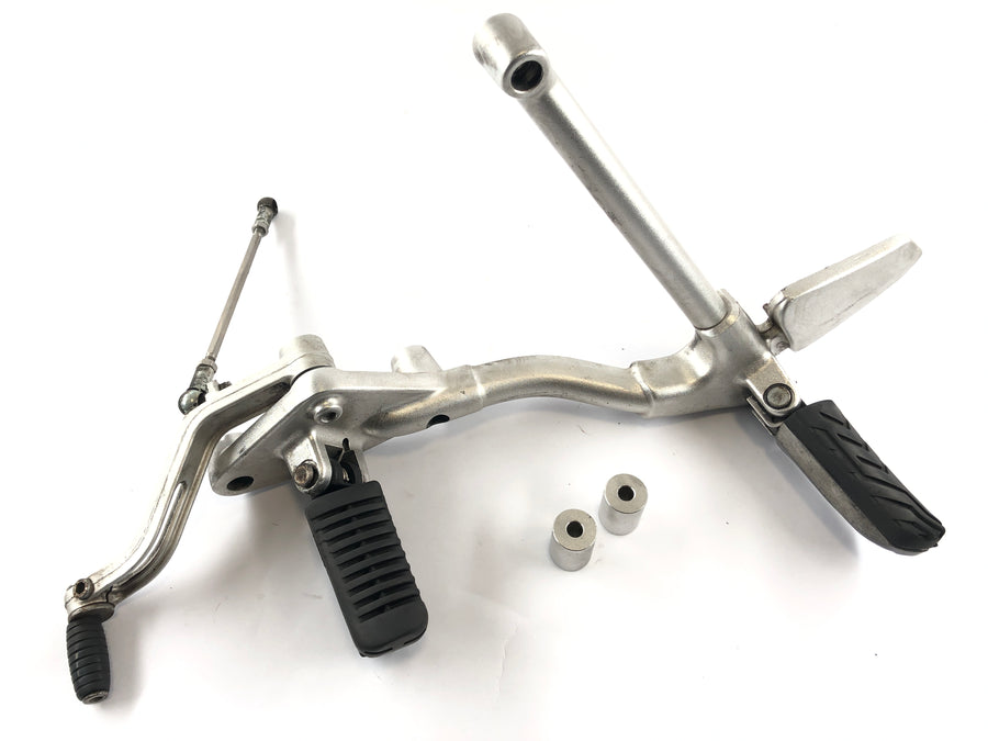 Moto Guzzi Stelvio 1200 8V [2011] - Support repose-pied gauche avec levier de vitesse