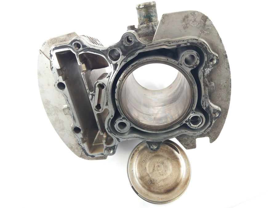 Honda VT 1100 SC32 [1999] - Cylindre avec piston