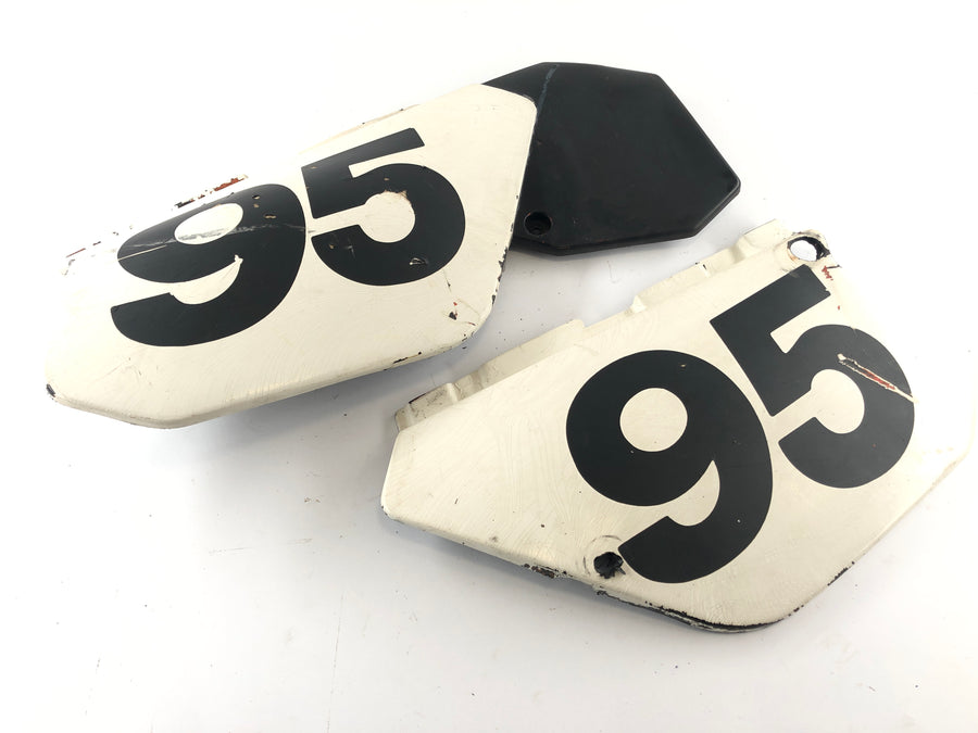Yamaha DT 125 4BL [1997] - Panneaux latéraux de carénage arrière gauche et droit