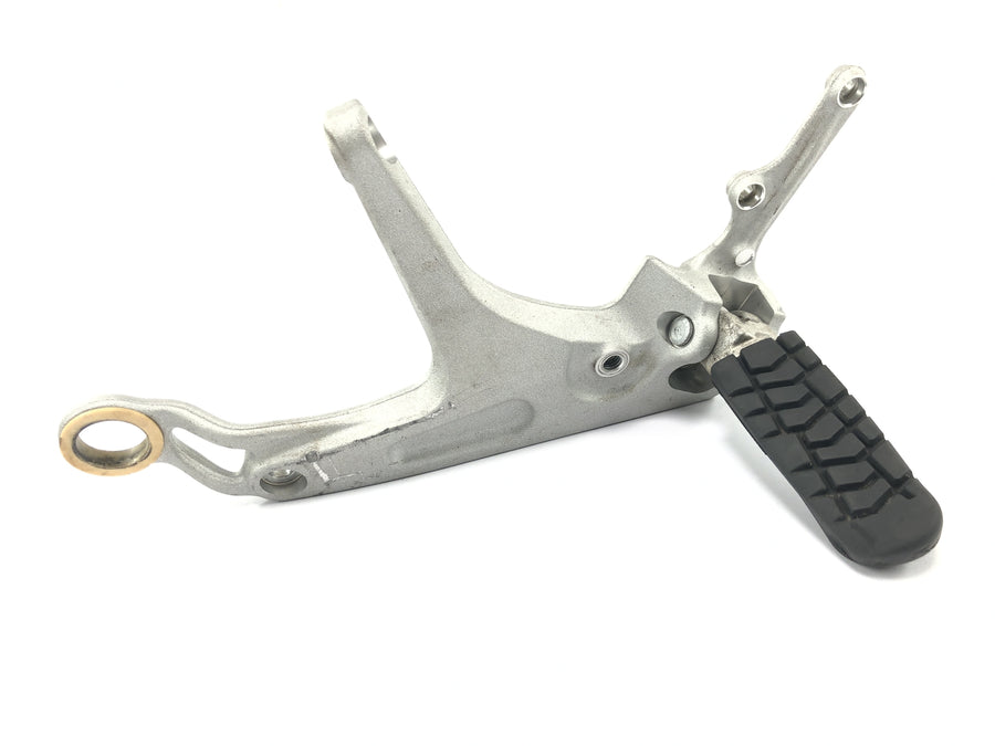 Husqvarna 701 Svartpilen [2019] - Driver's left footrest system