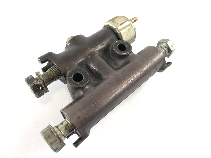 Honda GL 1000 Goldwing GL1 [1977] - brake line distributor