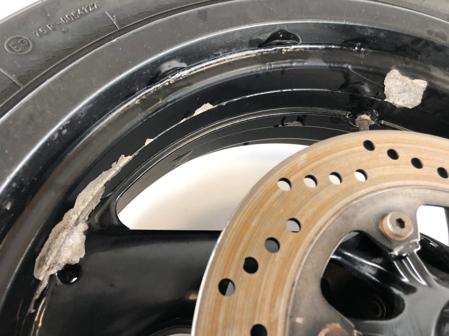 Ducati 900 SS [1993] - Rear wheel rim with paint damage