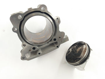 Aprilia RST 1000 Futura [2004] - Cylindre avec des pistons - 0
