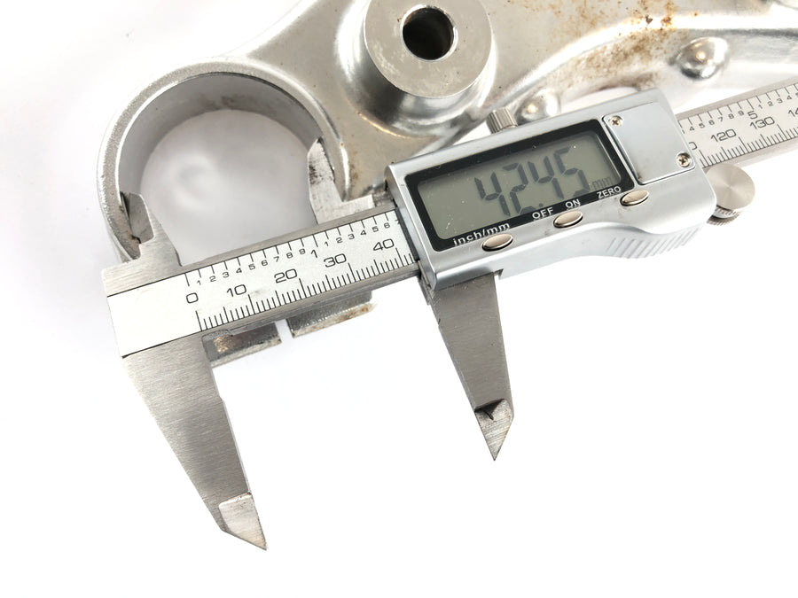 Yamaha V-Max 1200 2LT [1994] - Upper fork clamp
