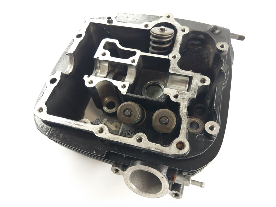 Suzuki Intruder 1500 VL [2000] - front cylinder head
