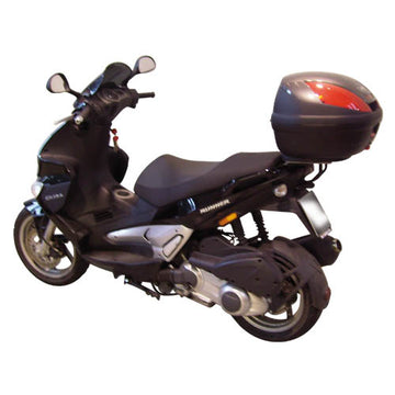 Gilera Runner 125 [2006–2015] – Topcaseträger für Monolock, Verkleidung anbohren