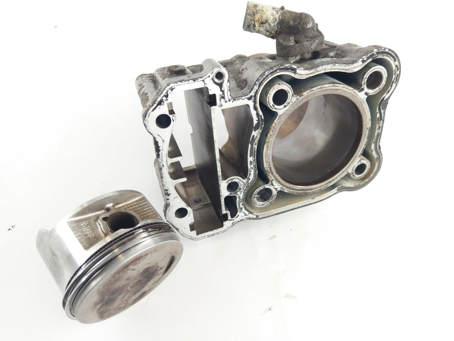 Honda XRV 650 African Twin RD03 [1989] - Cylindre avec piston