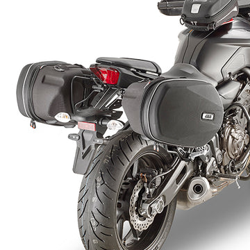 Yamaha MT 07 [GIVI] - Spacer for EASYLOCK saddlebags or saddlebags it is possible