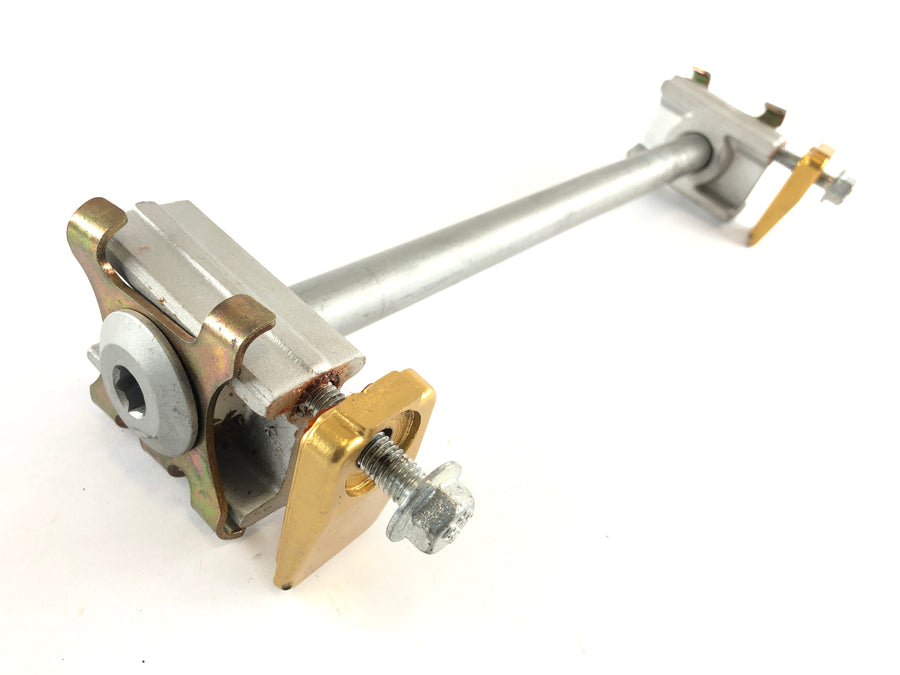 Ducati 900 SS [1993] - Rear axle with chain tensioner