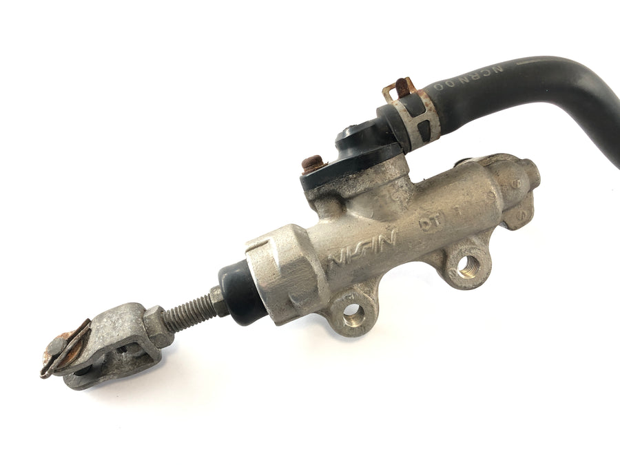Suzuki Bandit GSF 1200 S WVA9 [2001] - Rear brake pump