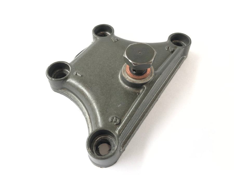Ducati 888 Strada [1993] - Engine cover vertical cylinder oil supply
