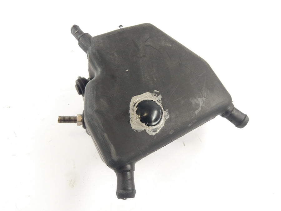 Moto Guzzi Stelvio 1200 4V [2008] - Ventilation du carter du vase d'expansion