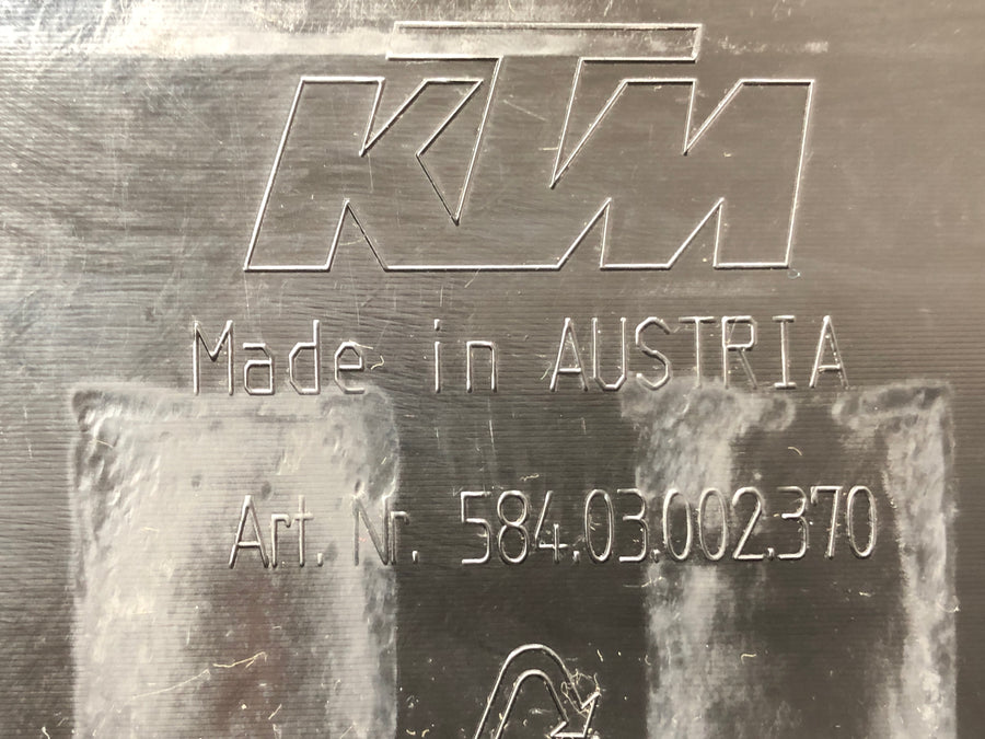 KTM 640 LC4 Adventure [2003] - Battery holder