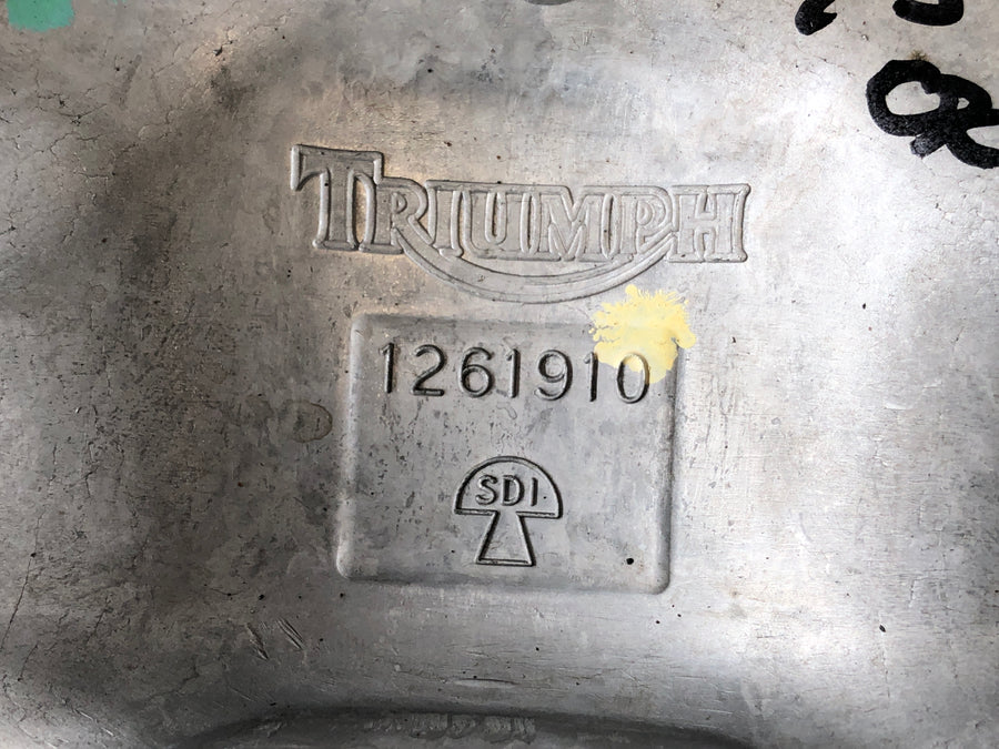 Triumph Thruxton 900 [2004] - Valve cover
