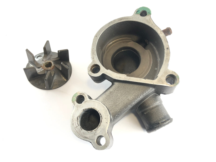 Husqvarna SMR 570 [2003] - Water pump cover with water pump wheel