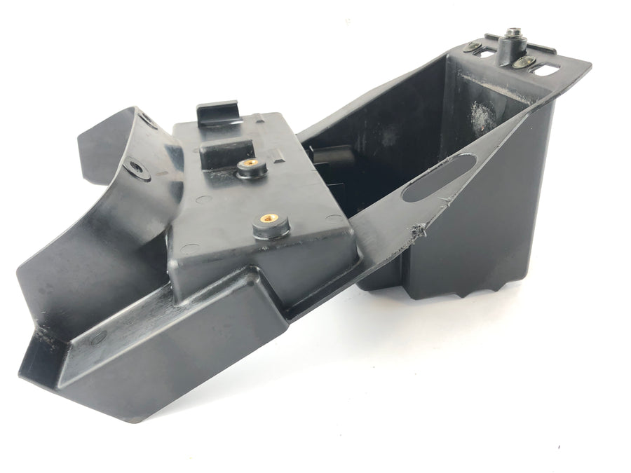 Kawasaki VN 800 Classic [2005] - Rear underbody storage compartment
