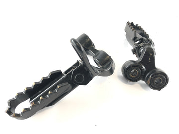 Suzuki DR 800 S SR42B [1991] - Fahrerfußrasten rechts und links - 0