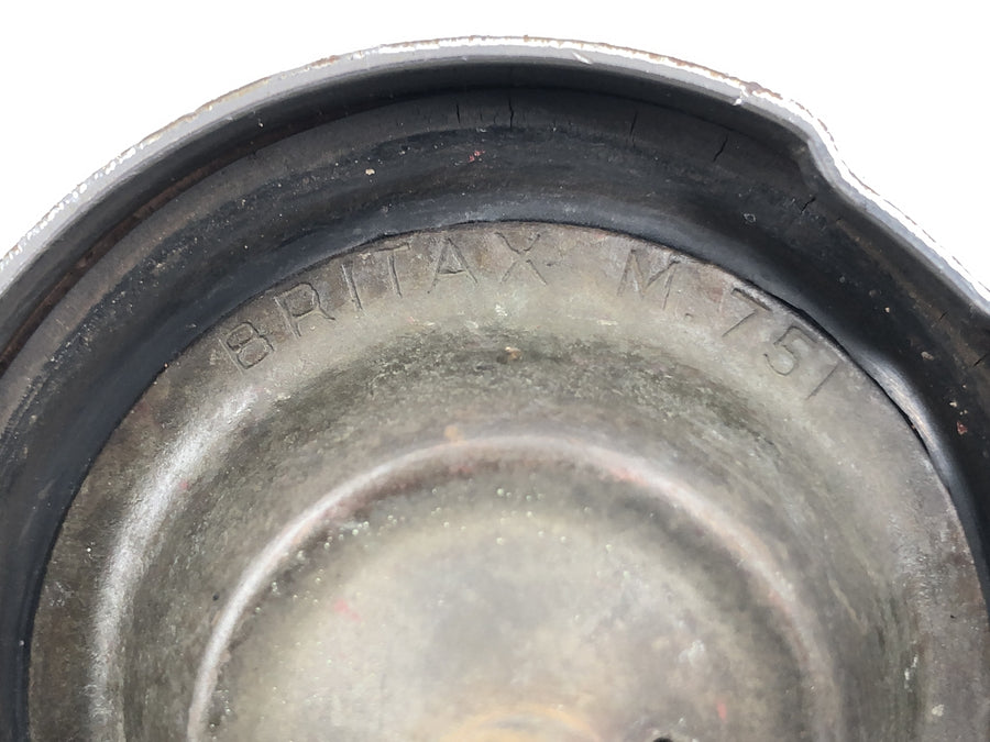 Triumph Bonneville T140V [1976] - fuel cap tank closure