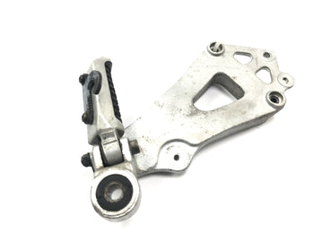 Suzuki GSX R 1100 GU74C [1987] - Pillion footrest with bracket on the right - 0