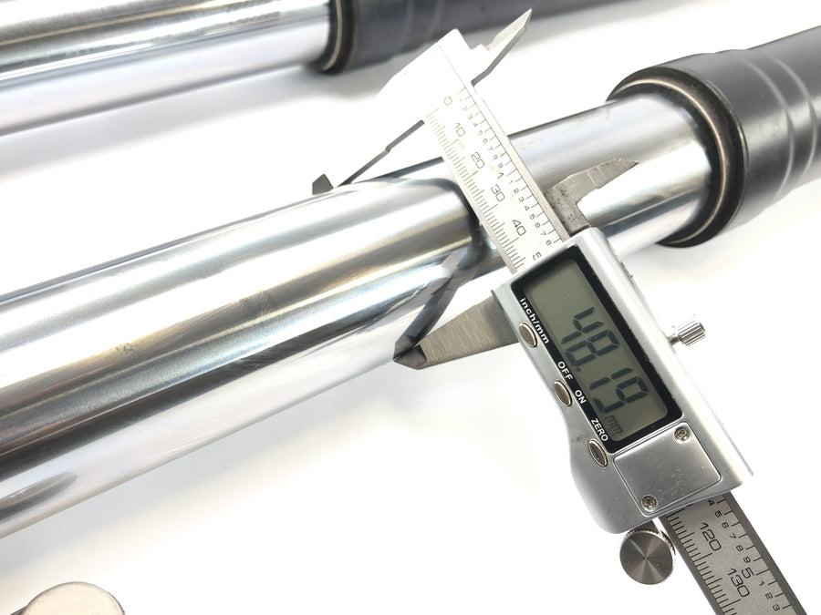 KTM 950 SM LC8 [2008] - Fork Telegabel avec axe