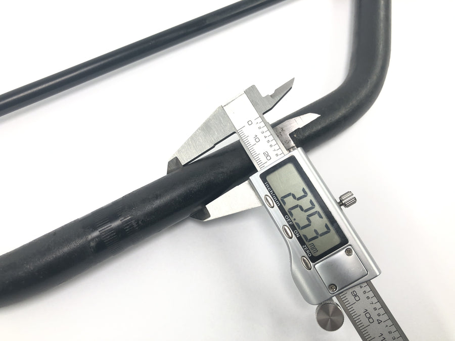 Yamaha DT 175 2K4 [1982] - Guidon barre transversale de guidon en acier avec traverse noire