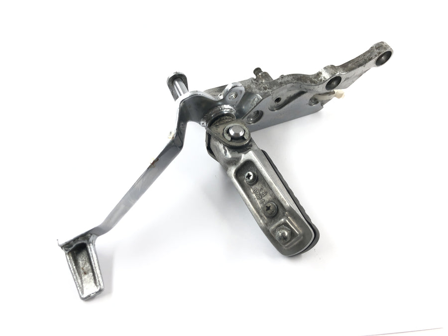 Kawasaki ZRX 1200 S ZRT20A [2001] - Front right footrest system with brake pedal driver footrest