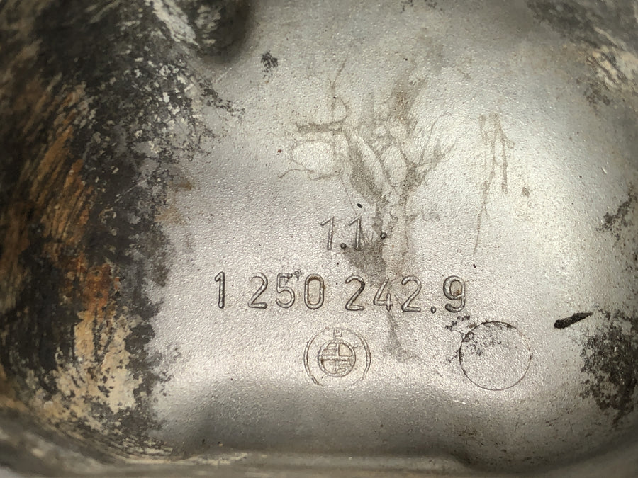 BMW R75/5 [1973] - valve lid on the left