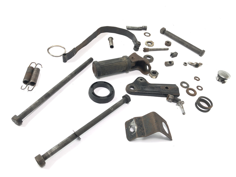 DKW NZ 250 [1938] - Reste Teile Halter Schrauben Konvolut